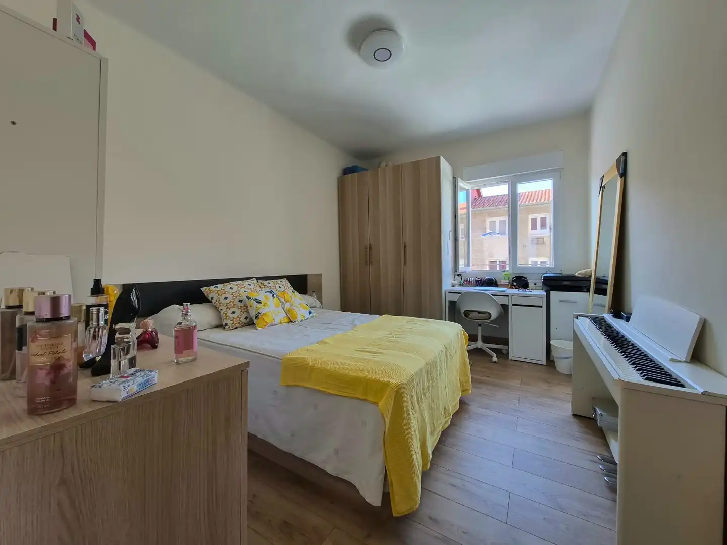 Bedroom of Flat for sale in Santander  with Furnished