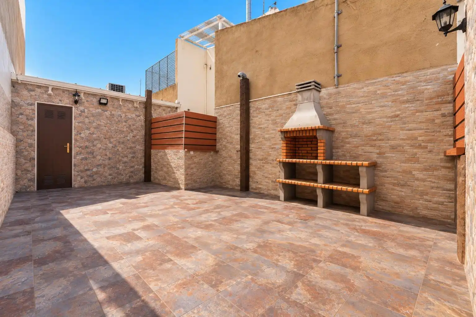 Terraza de Casa adosada en venta en Centre
