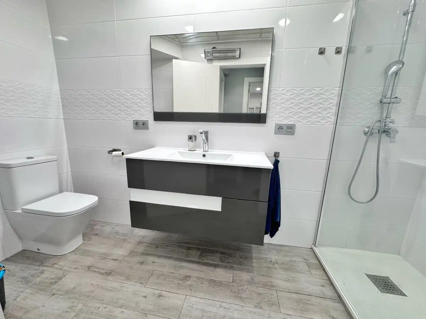 Baño de Piso en venta en Plaza de Toros - Avenida Chapí - Trinquete  