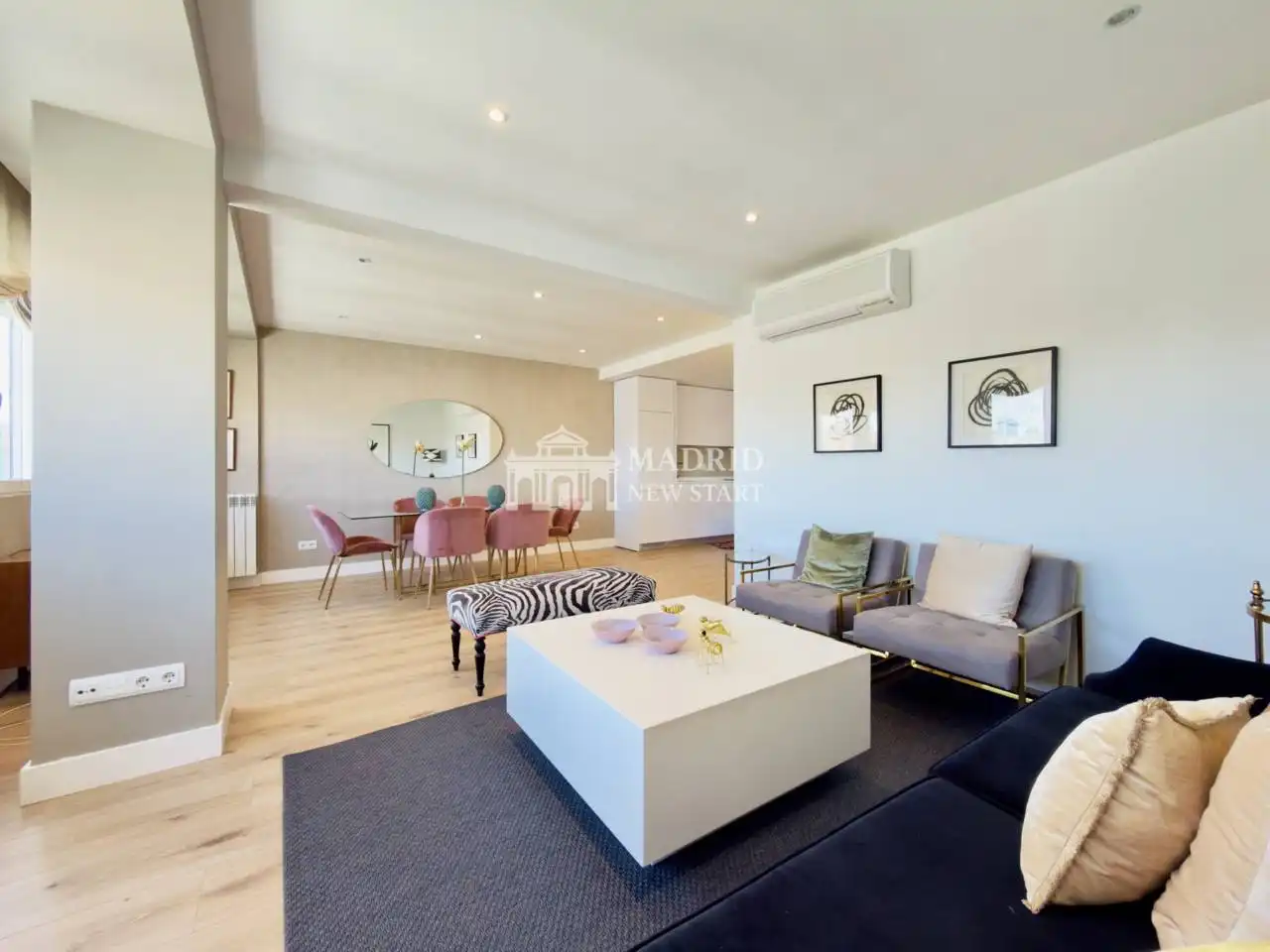 Flat with lift for sale in Calle Cea Bermúdez, imagen 3