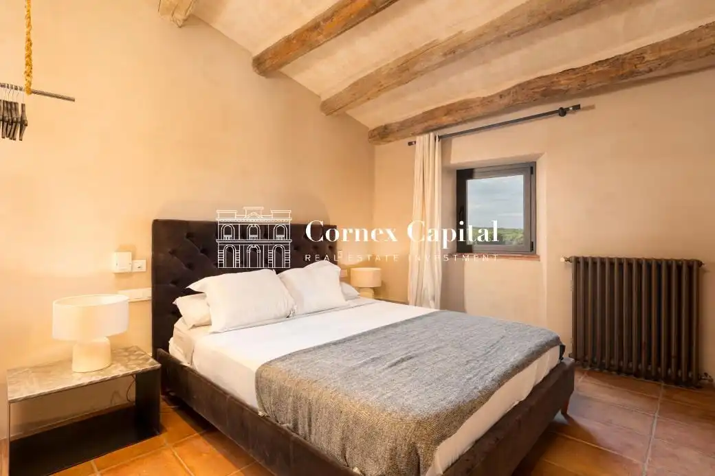 Bedroom of Houses for sale in Jafre, Girona