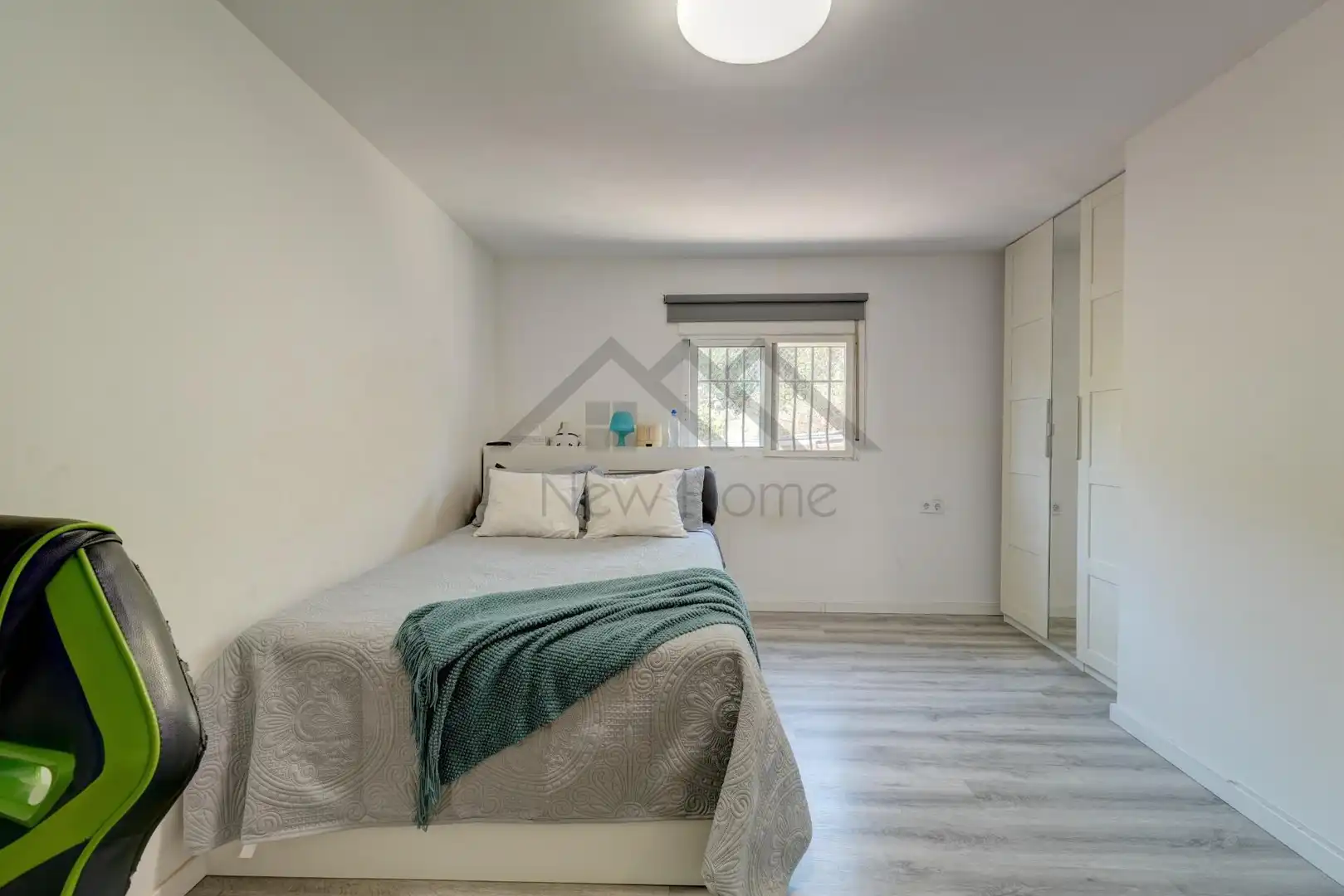 Bedroom of Houses for sale in La Pobla de Vallbona  with Air Conditioner, Heating and Private garden