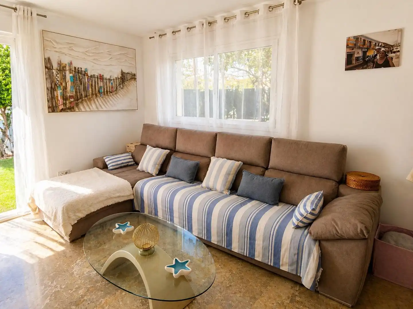 Living room of Detached homes for sale in Cambrils  with Parquet flooring, Terrace and Community pool