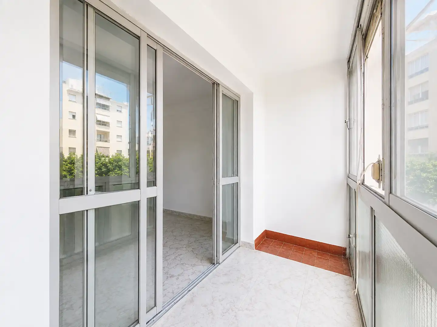 Terrasse von Wohnungen zum Verkauf in Estepona mit Terrasse und Balkon