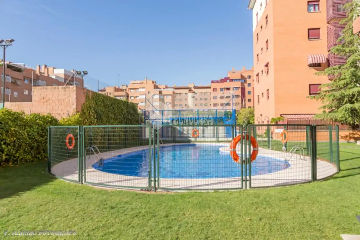 Schwimmbecken von Wohnung zur Miete in Alcorcón