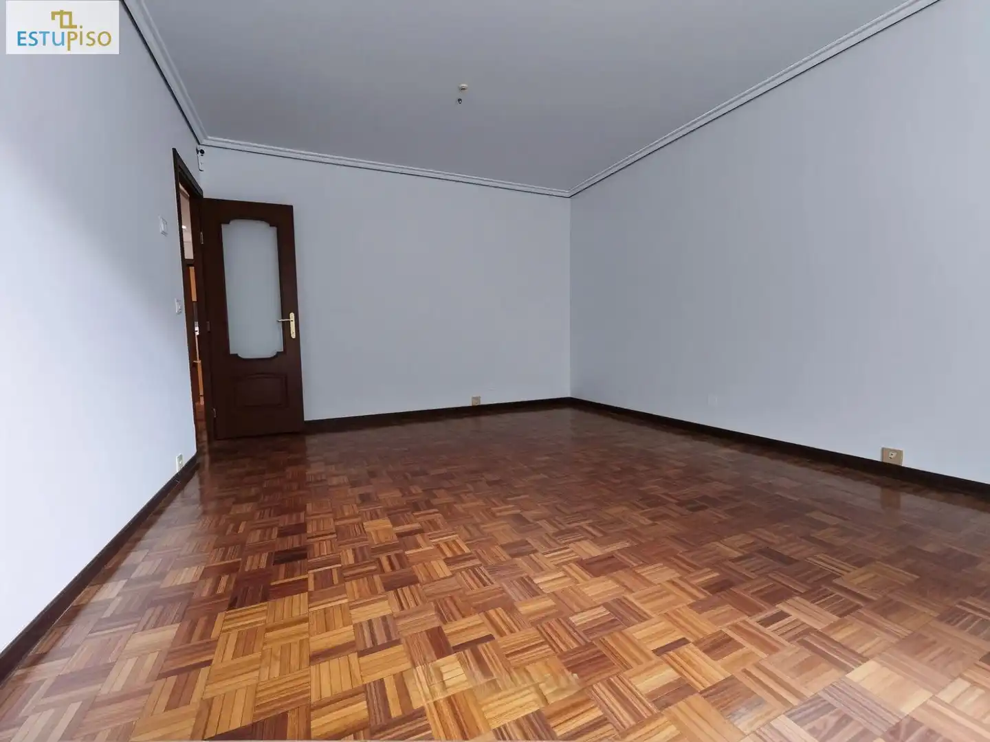 Dormitori de Pis en venda en Vitoria - Gasteiz amb Calefacció, Parquet i Traster