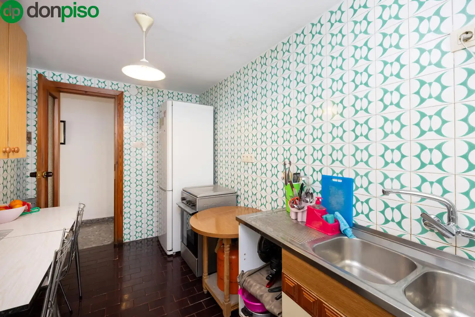 Cuina de Apartament en venda en Granada amb Calefacció
