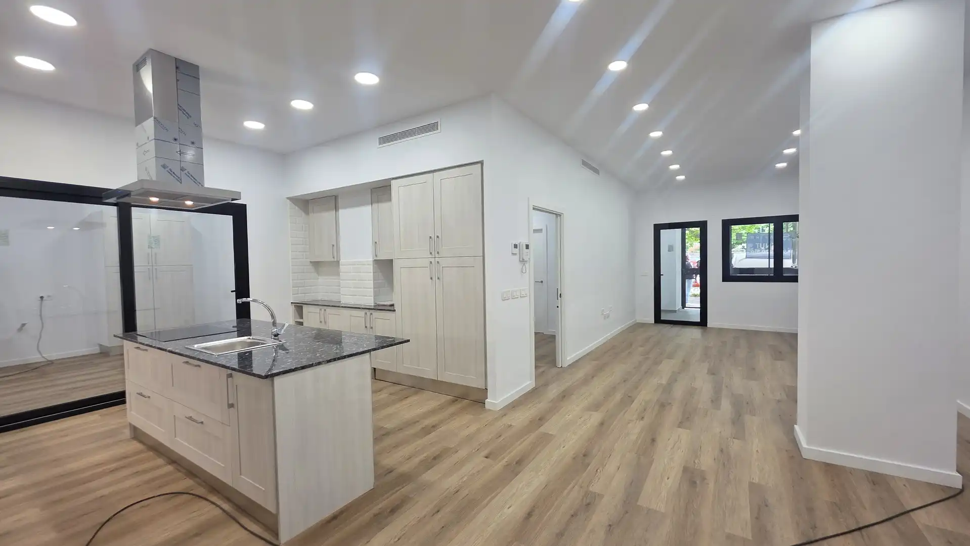Kitchen of Flat for sale in Girona  with Air Conditioner, Heating and Terrace
