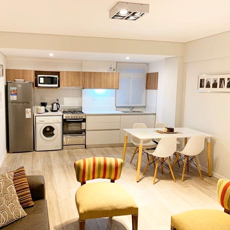 Cuina de Apartament de lloguer en  Madrid Capital amb Aire condicionat, Moblat i Es permeten mascotes