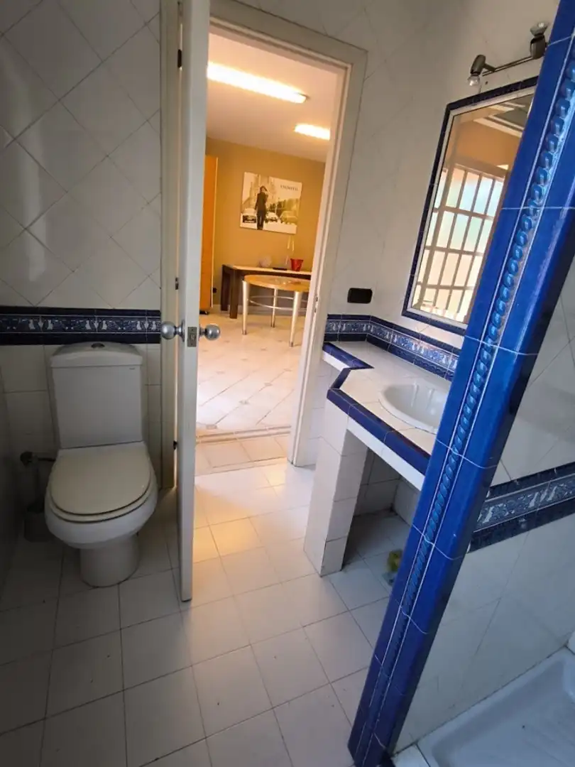 Baño de Casa o chalet en venta en Vilagarcía de Arousa con Calefacción, Jardín privado y Parquet