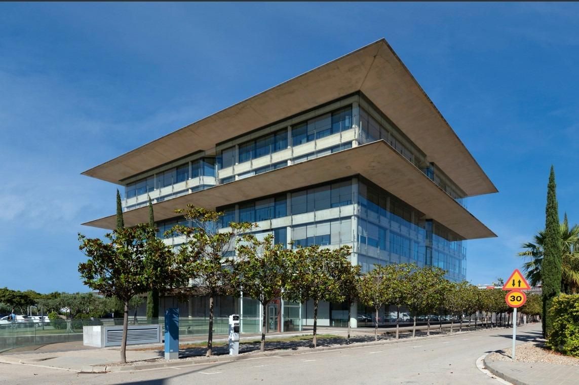 Exterior view of Office to rent in  Barcelona Capital  with Air Conditioner and Heating
