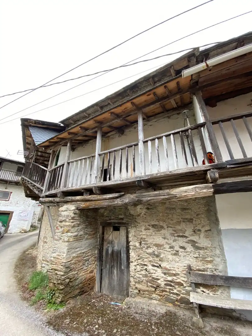 Vista exterior de Casa o chalet en venta en Sobrado (León) con Balcón