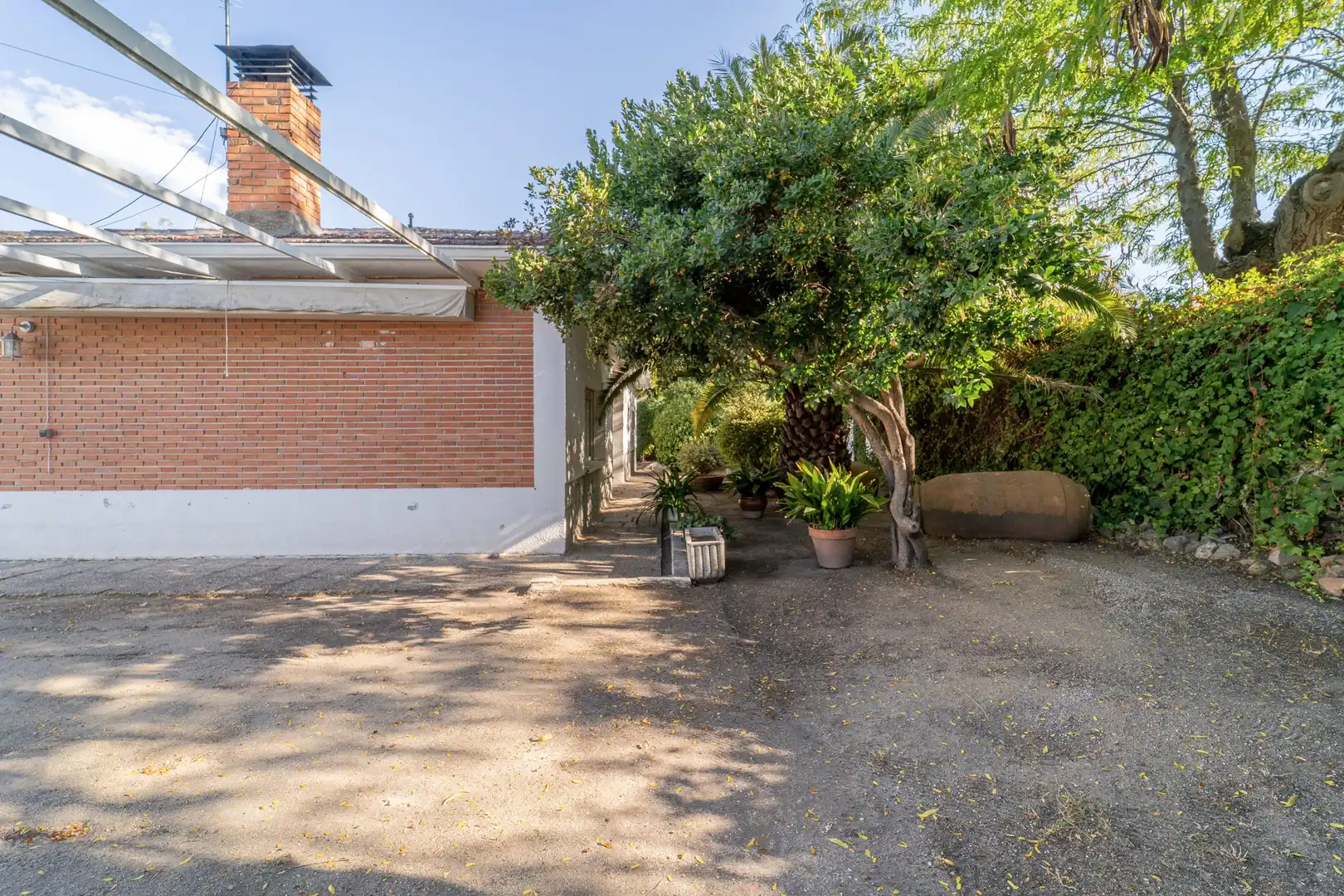 Vista exterior de Casa o xalet en venda en Brunete amb Calefacció, Jardí privat i Traster