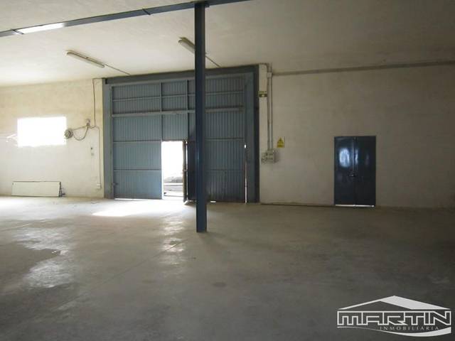 Nave industrial en Alquiler en Poleares