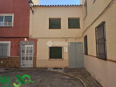 Casa aparellada en venda a Alcázar de San Juan