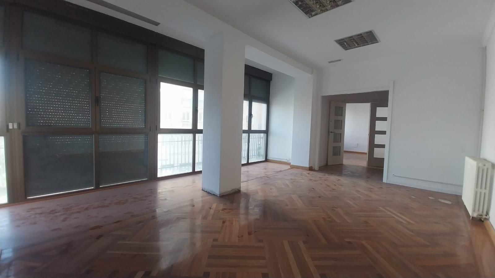 Wohnung zum Verkauf in Valladolid Capital mit Klimaanlage, Heizung und Abstellraum