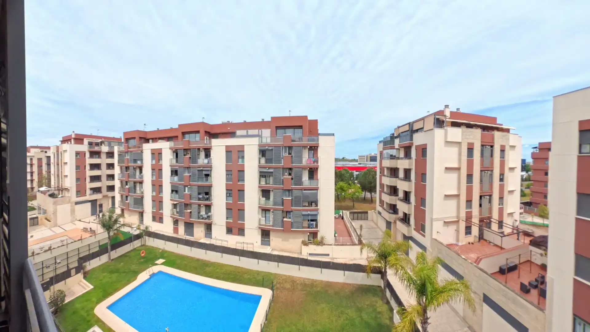 Piscina de Piso en venta en Mairena del Aljarafe con Aire acondicionado, Calefacción y Jardín privado