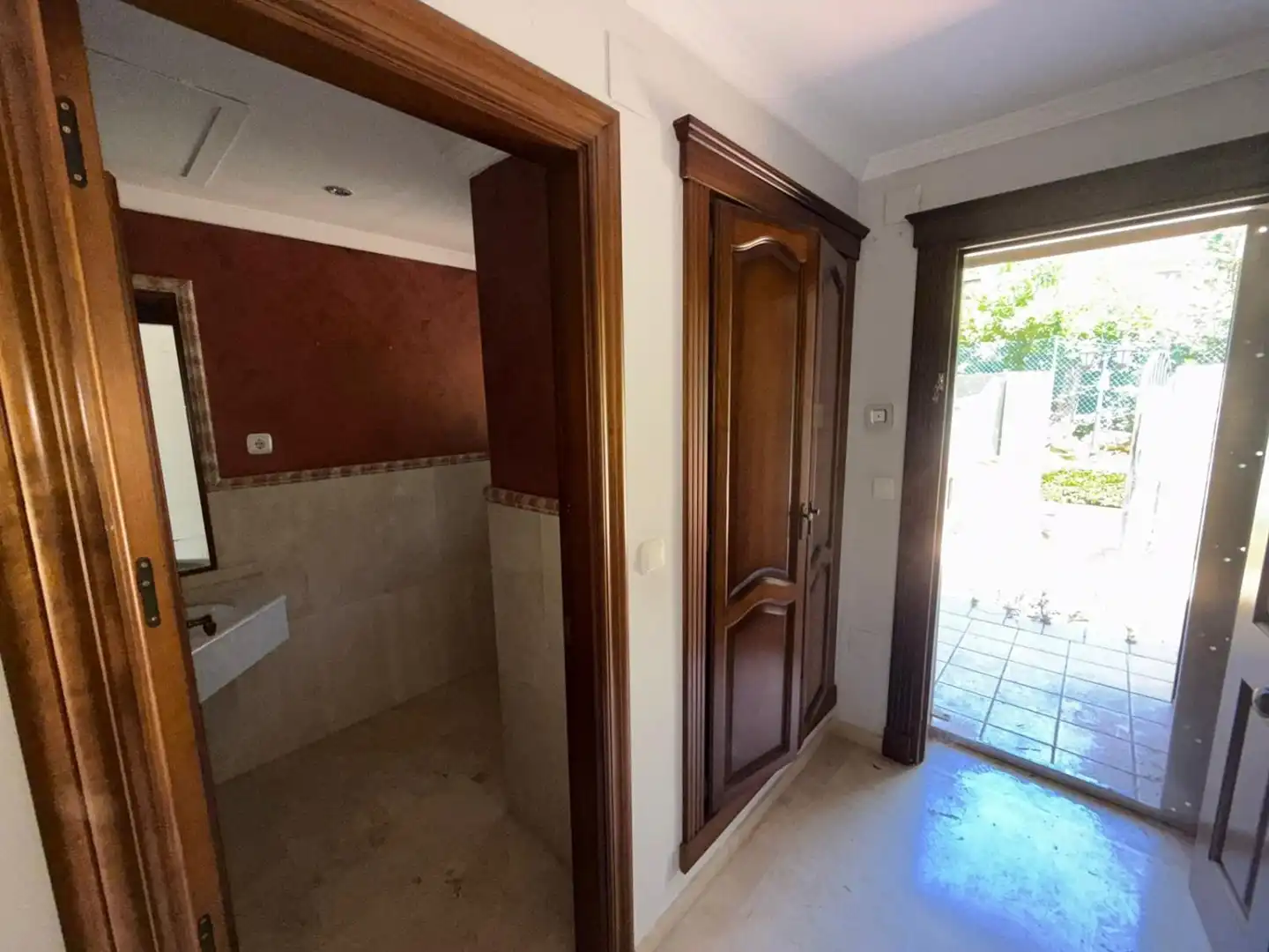 Bany de Casa o xalet en venda en Marbella amb Calefacció, Jardí privat i Terrassa