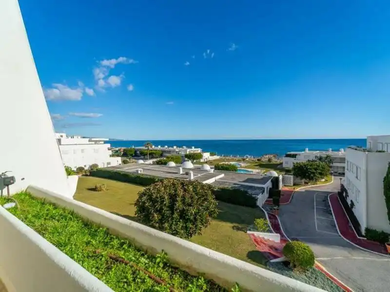 Vista exterior de Apartament en venda en Marbella amb Aire condicionat, Calefacció i Terrassa