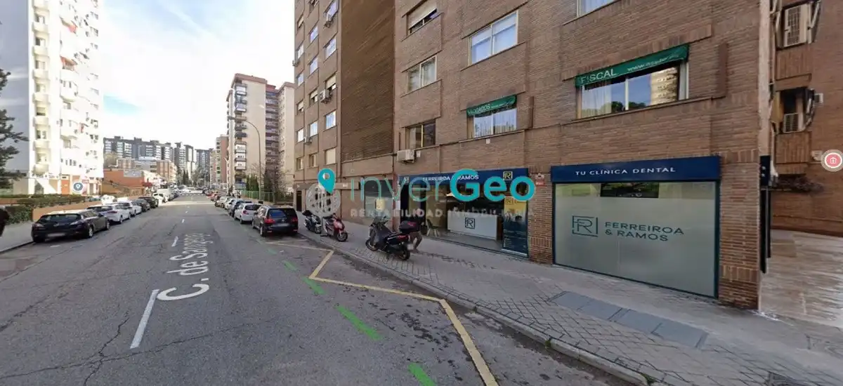 Vista exterior de Local en venda en Madrid amb Moblat