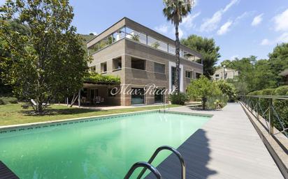 Vista exterior de Casa o xalet en venda en  Barcelona Capital amb Aire condicionat, Terrassa i Piscina