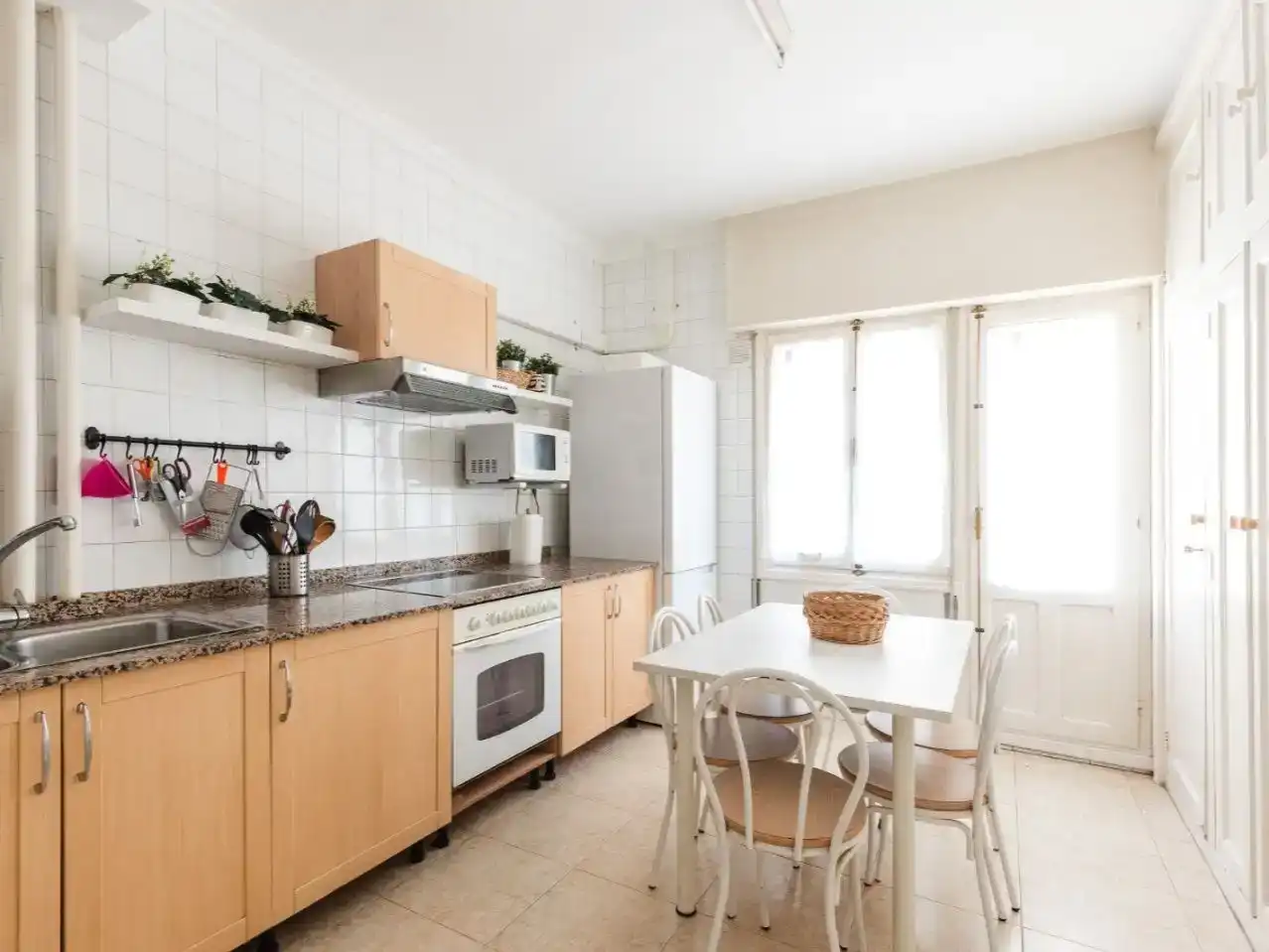 Cuina de Pis de lloguer en  Logroño amb Parquet i Moblat