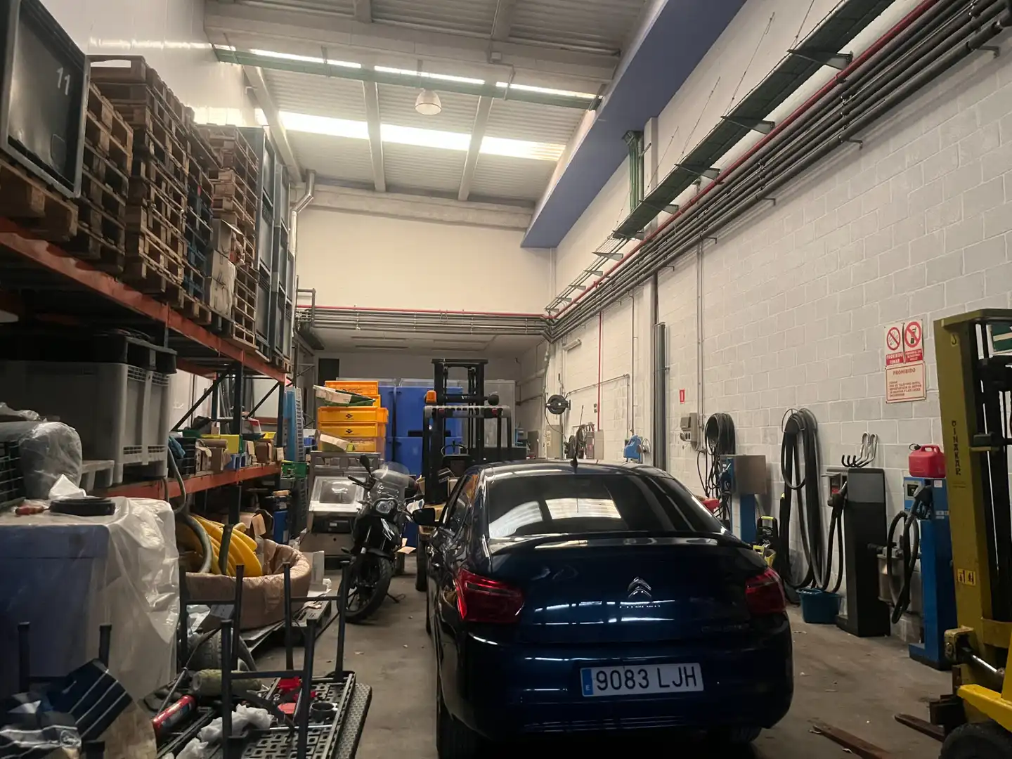 Parking de Nave industrial de alquiler en Derio con Calefacción y Alarma