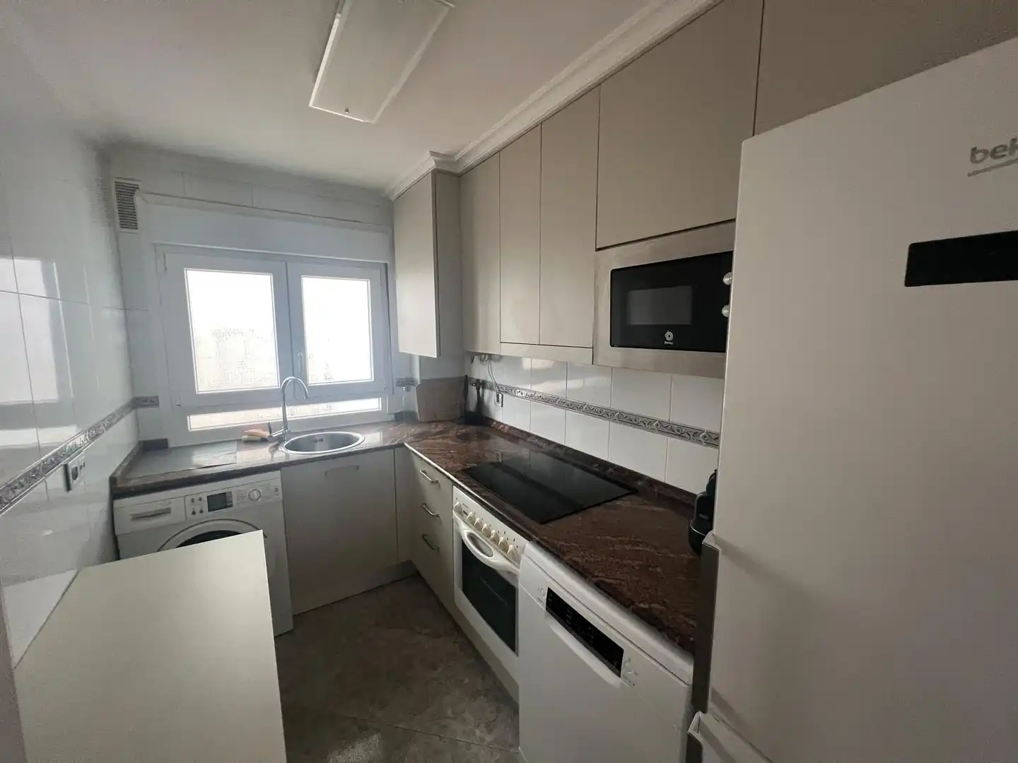 Kitchen of Flat for rent in Gijón   with Heating, Furnished and Oven