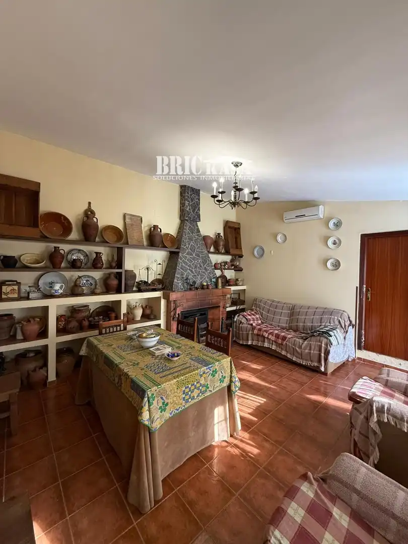 Living room of Houses for sale in Cáceres  with Air Conditioner, Terrace and Storage room