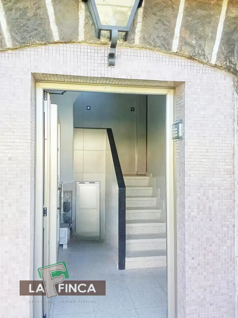 Piso en venta en Gijón  con Calefacción, Trastero y Amueblado