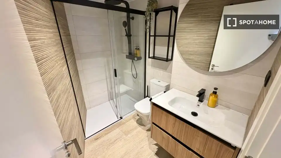 Baño de Piso de alquiler en Madrid con Aire acondicionado, Calefacción y Amueblado