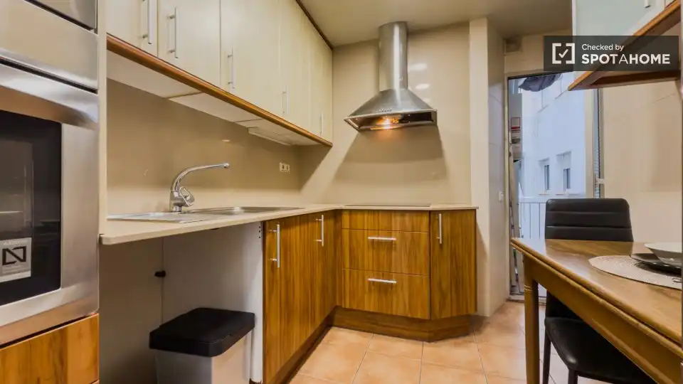 Cocina de Piso de alquiler en Barcelona con Aire acondicionado, Calefacción y Amueblado