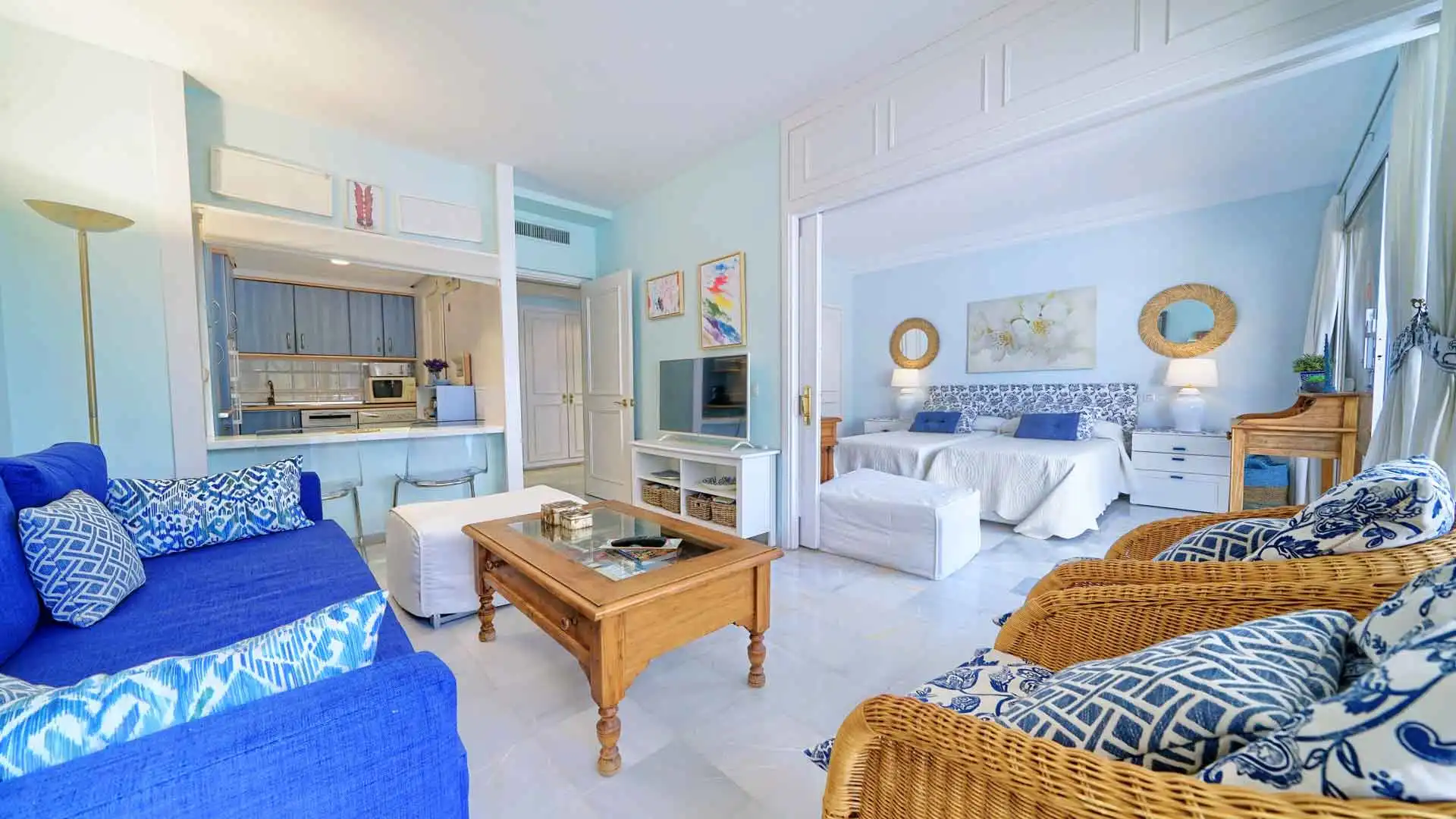 Sala de estar de Apartamento en venta en Marbella con Aire acondicionado, Terraza y Piscina