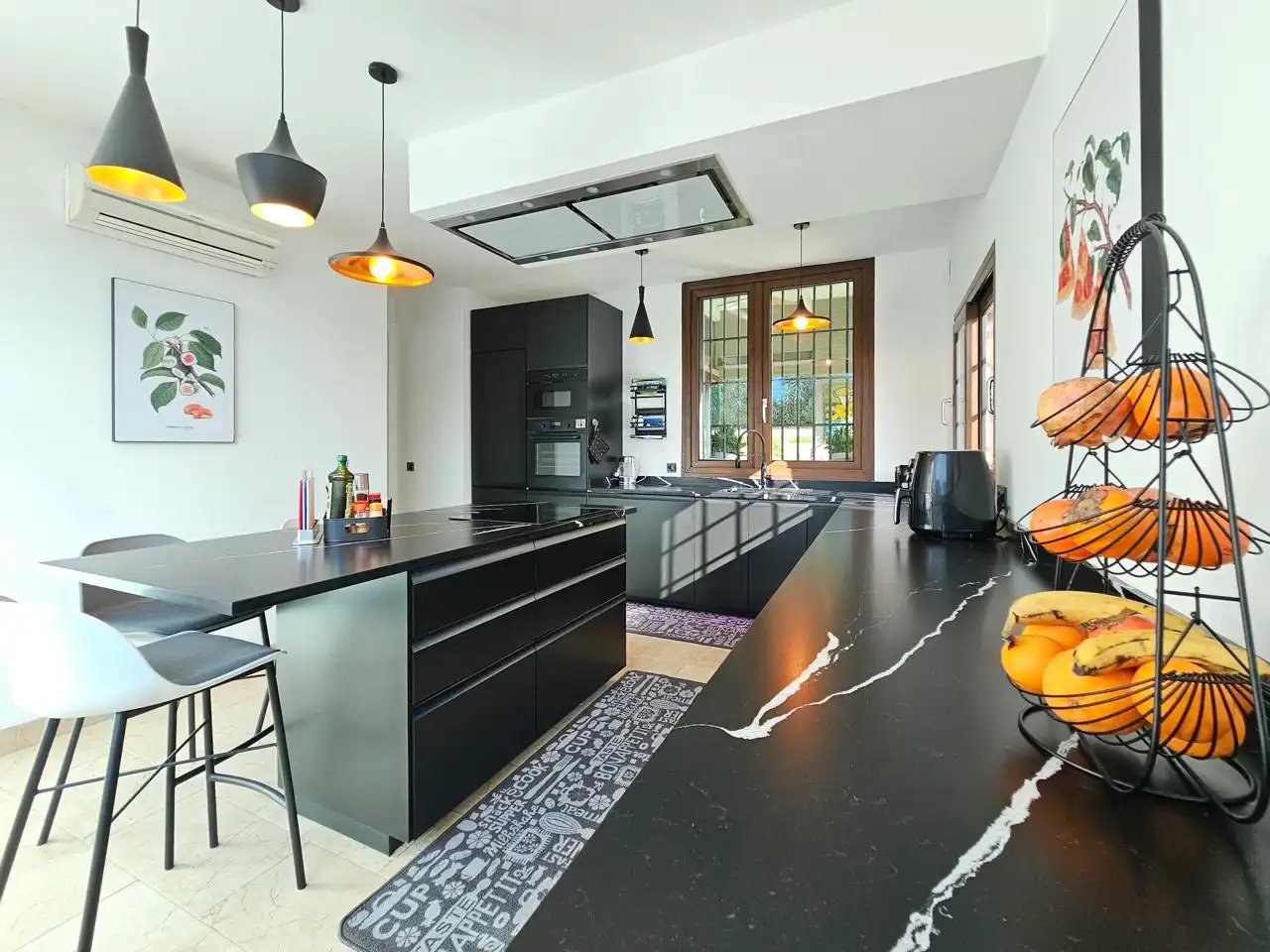Cocina de Casa o chalet en venta en Montequinto con Aire acondicionado, Jardín privado y Terraza