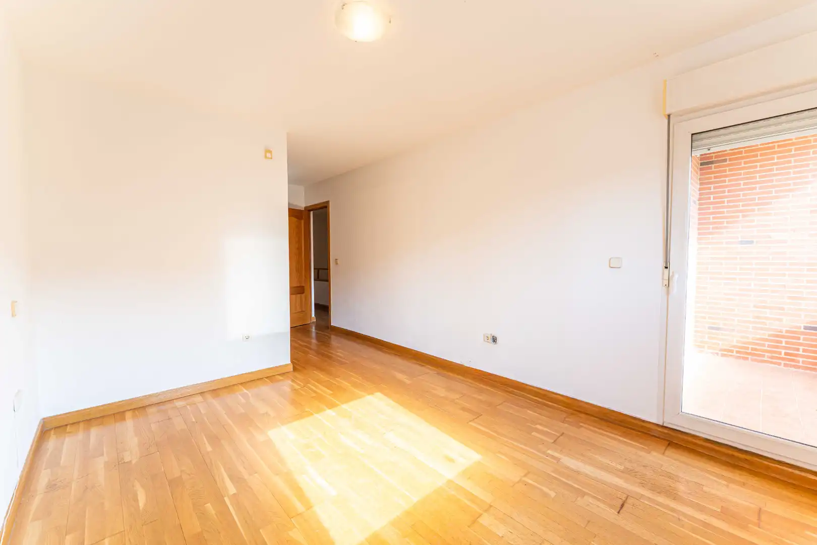 Habitación de Casa adosada en venta en Las Rozas de Madrid con Calefacción, Jardín privado y Parquet
