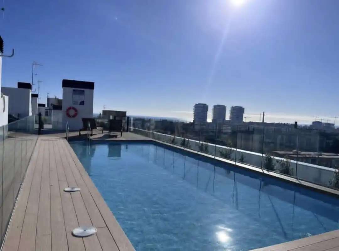 Schwimmbecken von Wohnung zur Miete in Málaga mit Klimaanlage, Terrasse und Abstellraum