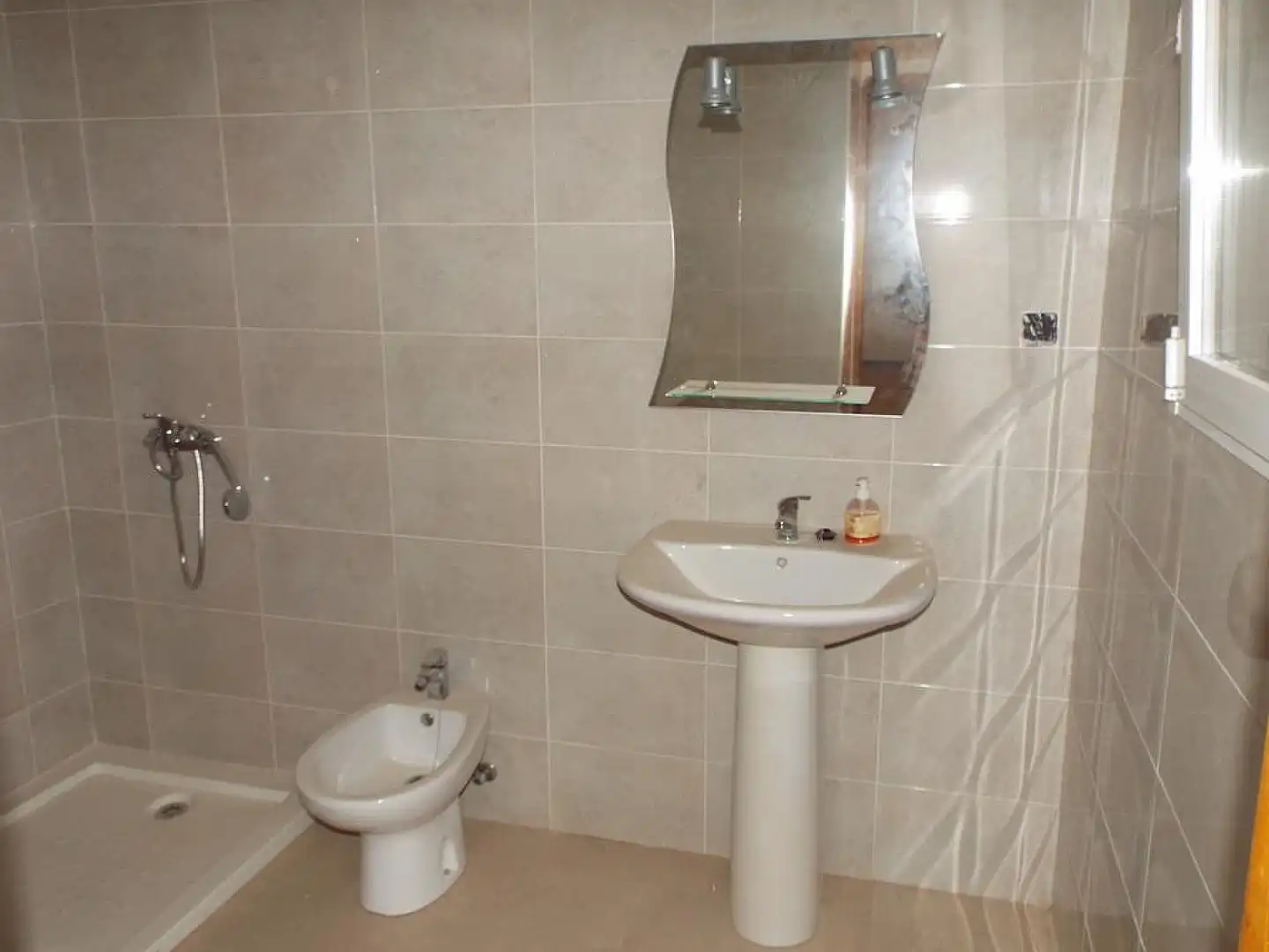 Bany de Apartament en venda en Caudete amb Terrassa