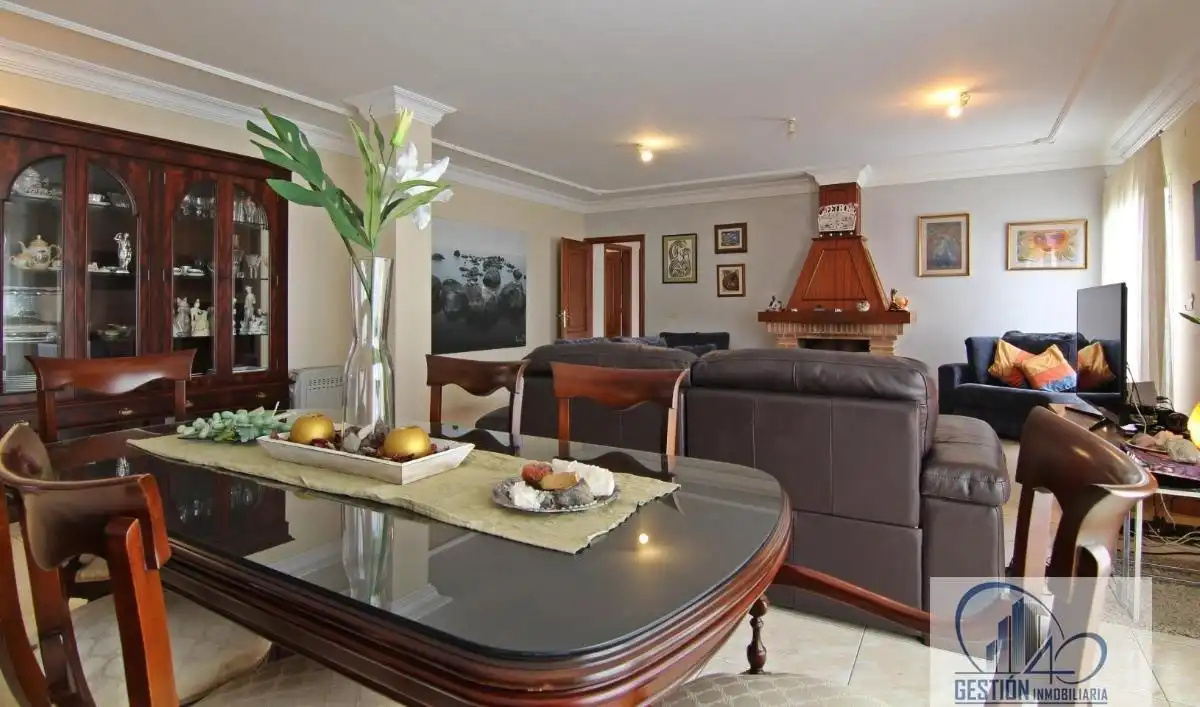 Sala de estar de Edificio en venta en La Orotava