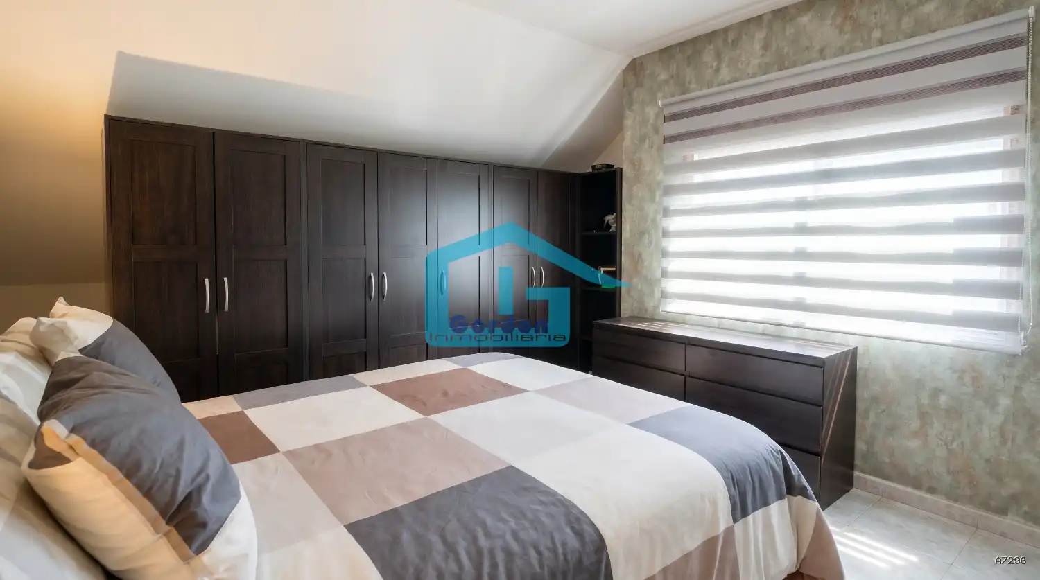 Habitación de Ático en venta en Sanxenxo con Calefacción, Terraza y Amueblado