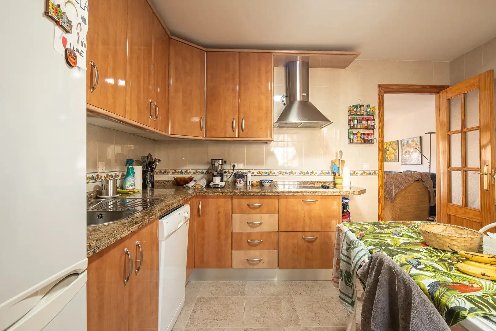Cocina de Casa adosada en venta en Cenes de la Vega con Aire acondicionado, Calefacción y Terraza