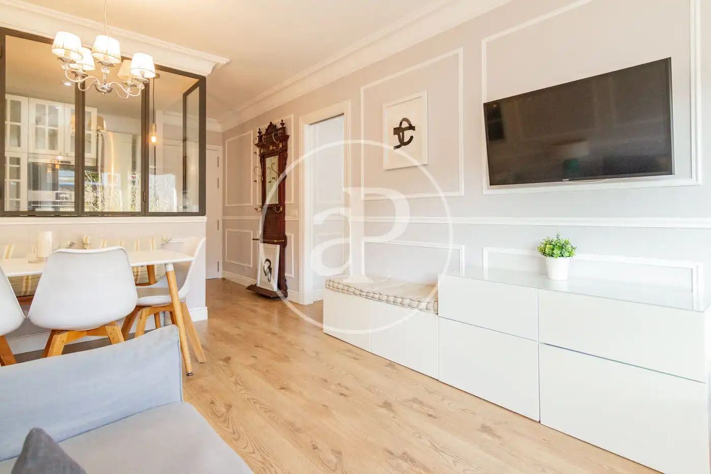 Sala d'estar de Àtic de lloguer en Madrid amb Aire condicionat, Calefacció i Jardí privat
