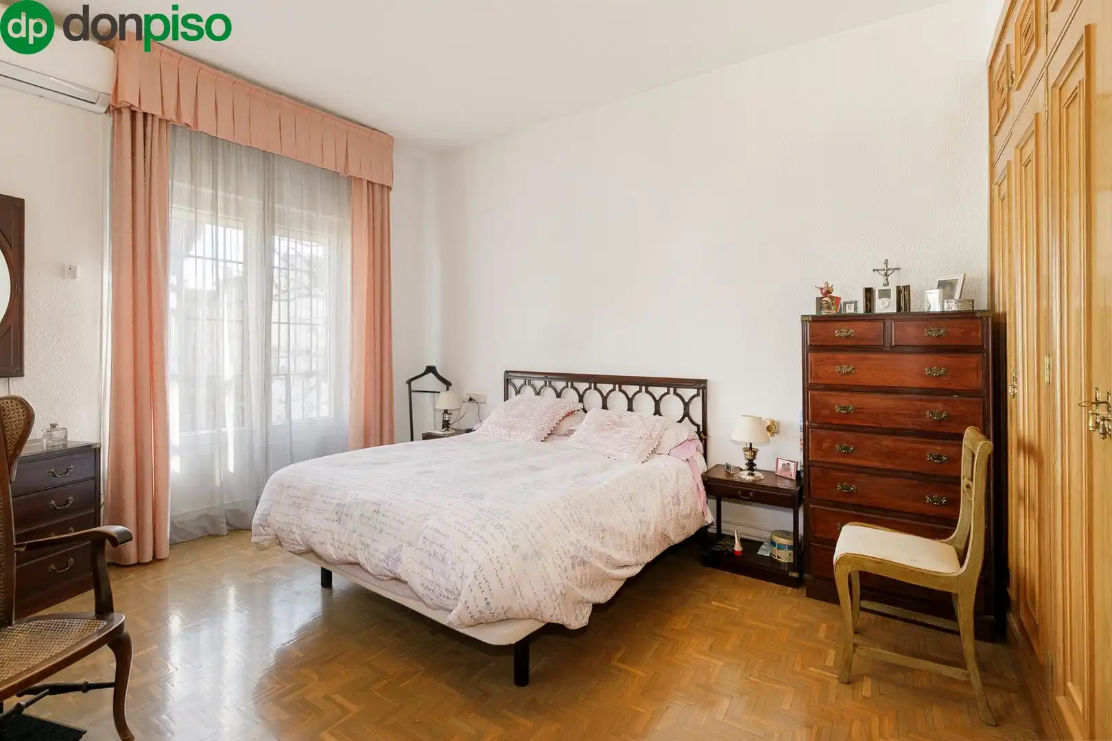 Bedroom of Houses for sale in Granada