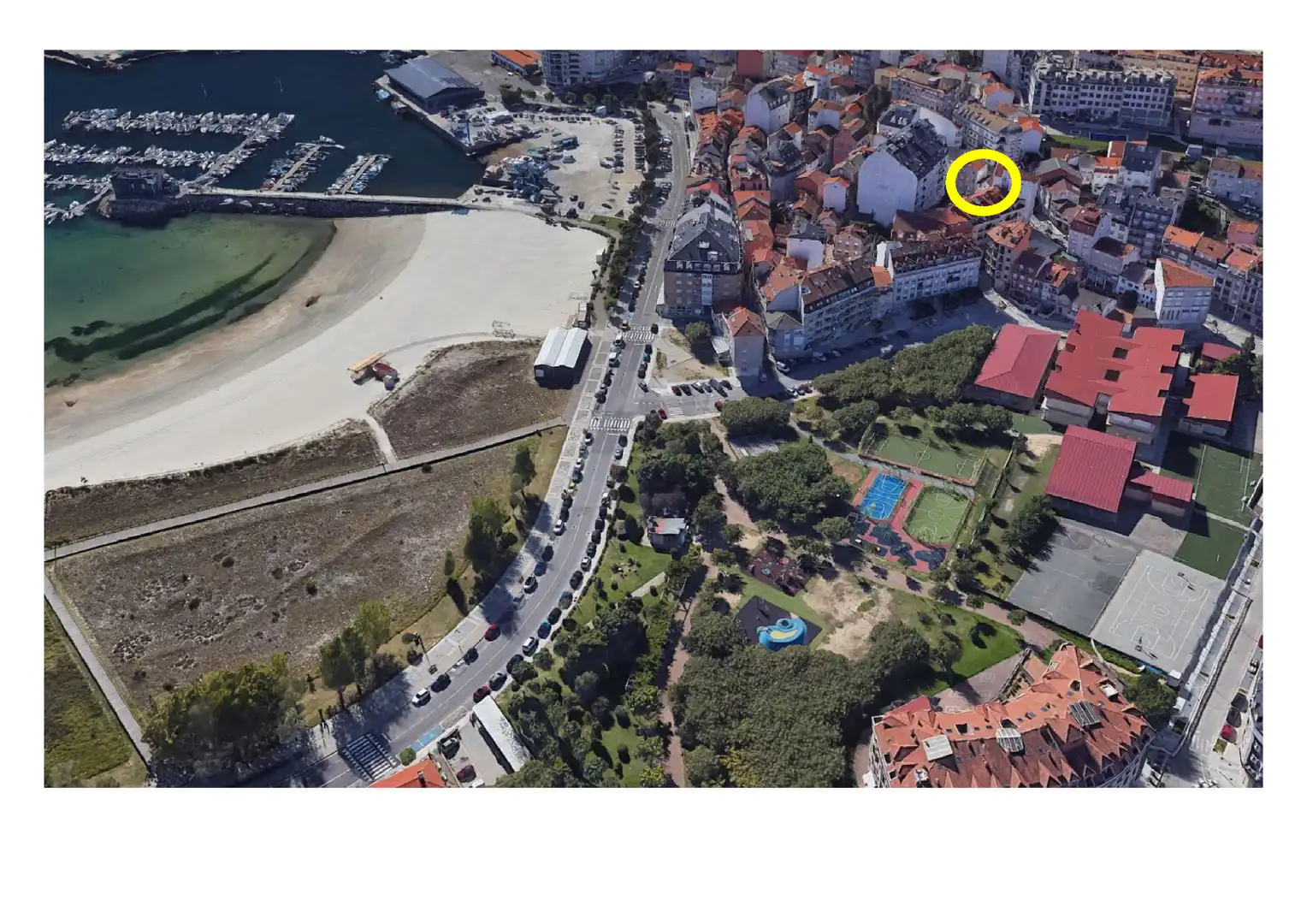 Aparcament de Casa adosada en venda en Sanxenxo amb Terrassa, Moblat i Forn