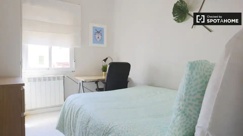 Habitación de Piso de alquiler en Madrid con Aire acondicionado, Calefacción y Amueblado