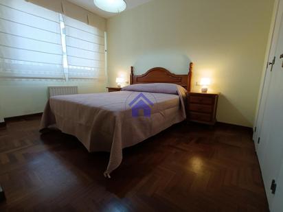 Dormitori de Pis de lloguer en Vigo  amb Calefacció, Parquet i Moblat