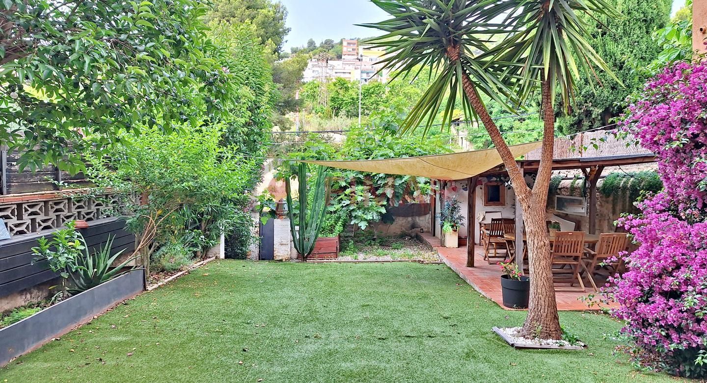 Garden of Planta baja for sale in Montgat  with Air Conditioner, Private garden and Terrace