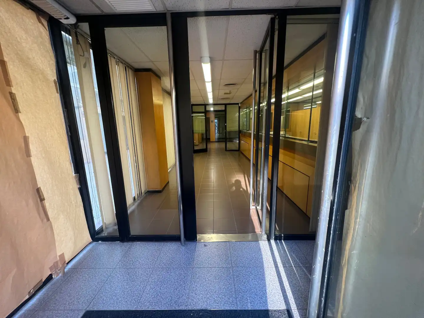 Commercial properties for rent in Cervera  with Air Conditioner, Heating and Furnished