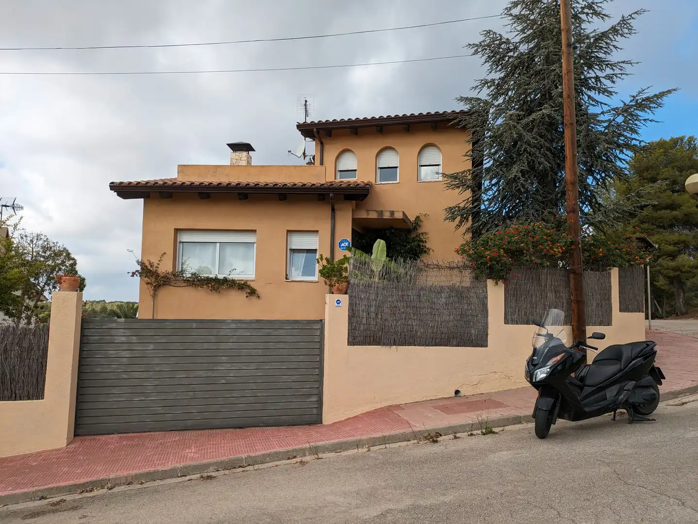 Außenansicht von Haus oder Chalet zum Verkauf in La Pobla de Montornès   mit Heizung, Privatgarten und Terrasse