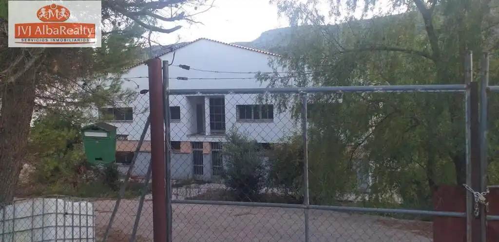 Vista exterior de Nave industrial en venta en Salobre