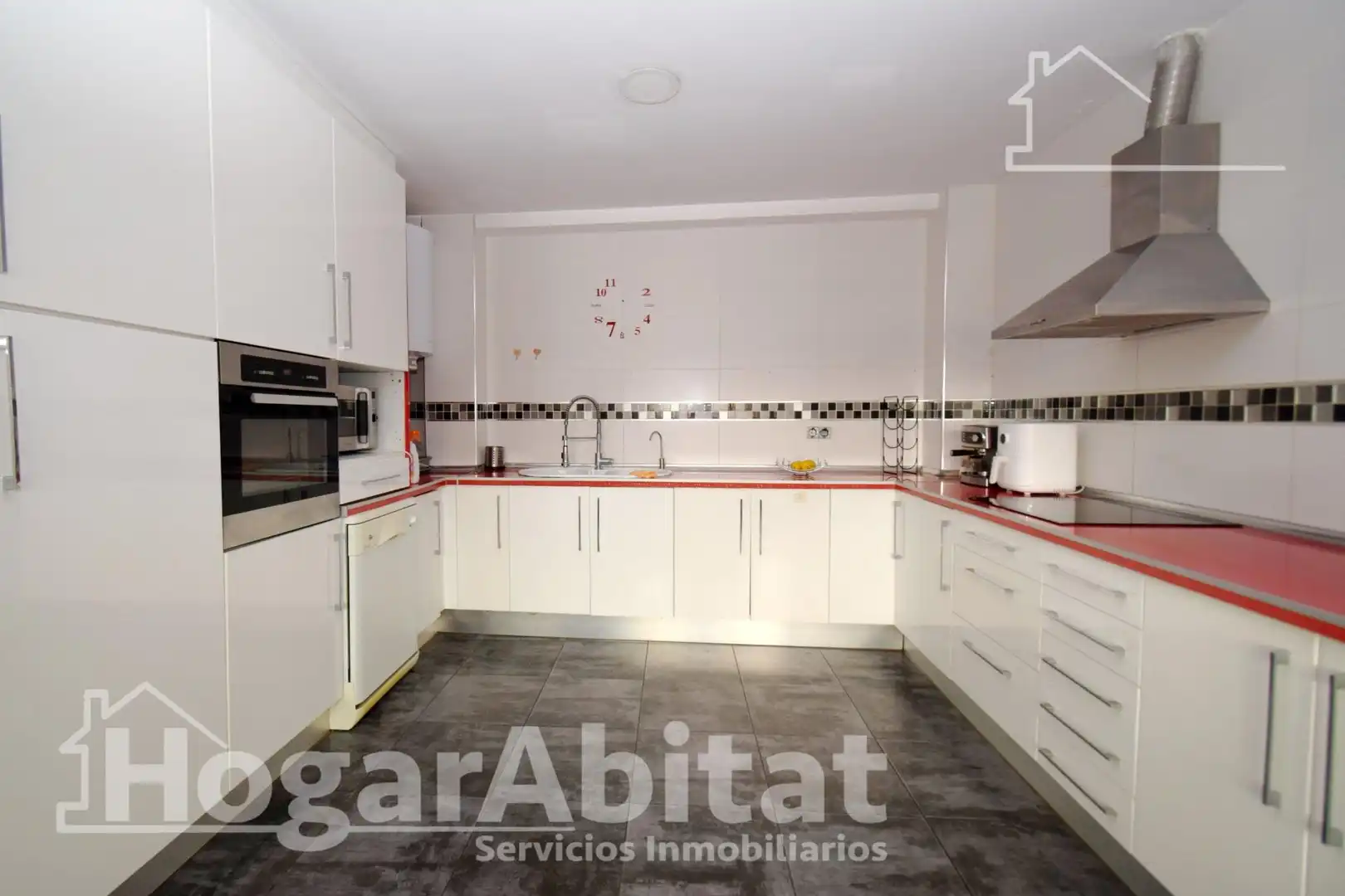 Cocina de Ático en venta en Catarroja con Terraza, Trastero y Balcón